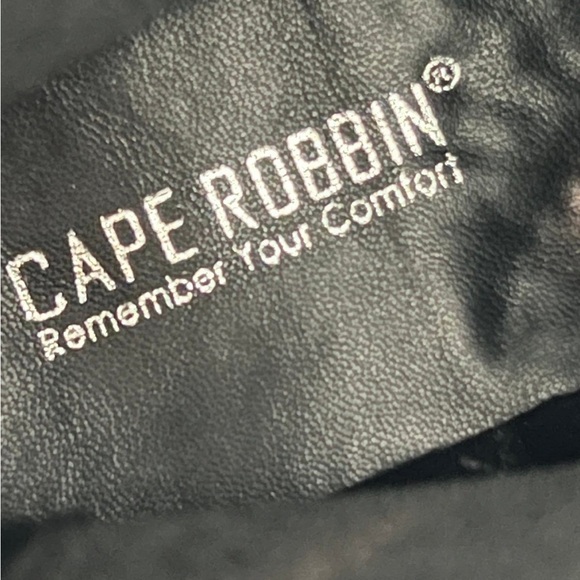 Women’s Olive Leather Boots - Picture 5 of 5